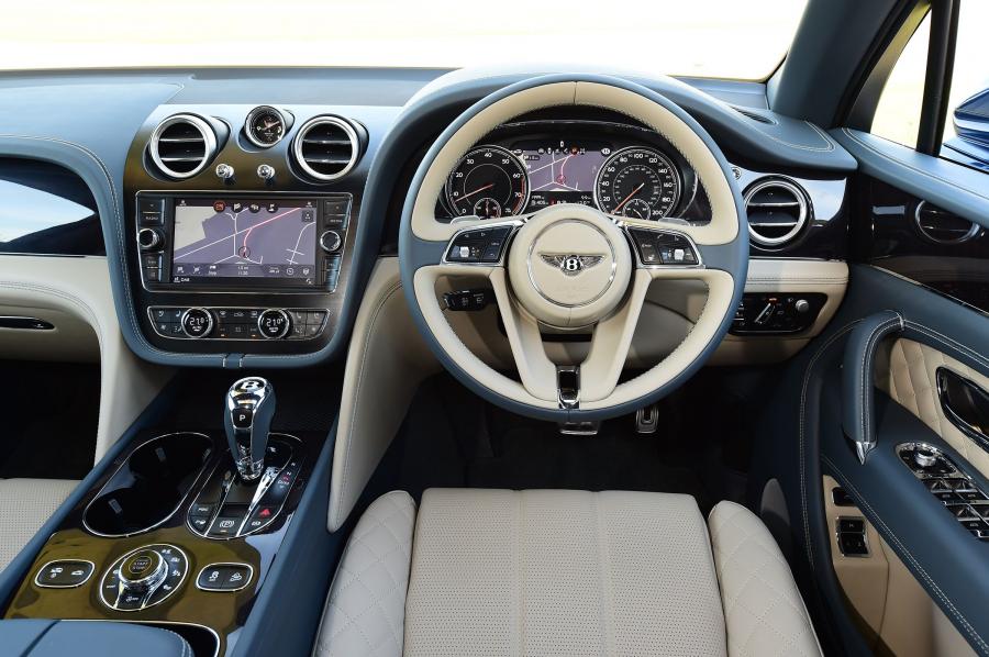 Панель приборов Bentley Bentayga 2016 года  (UK) (фото 13 из 15)